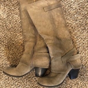 Below the knee boats